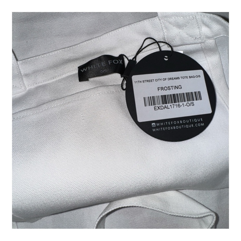 White Fox Boutique 11th Street City of Dreams Tote Bag Frosting NWT - Picture 5 of 5
